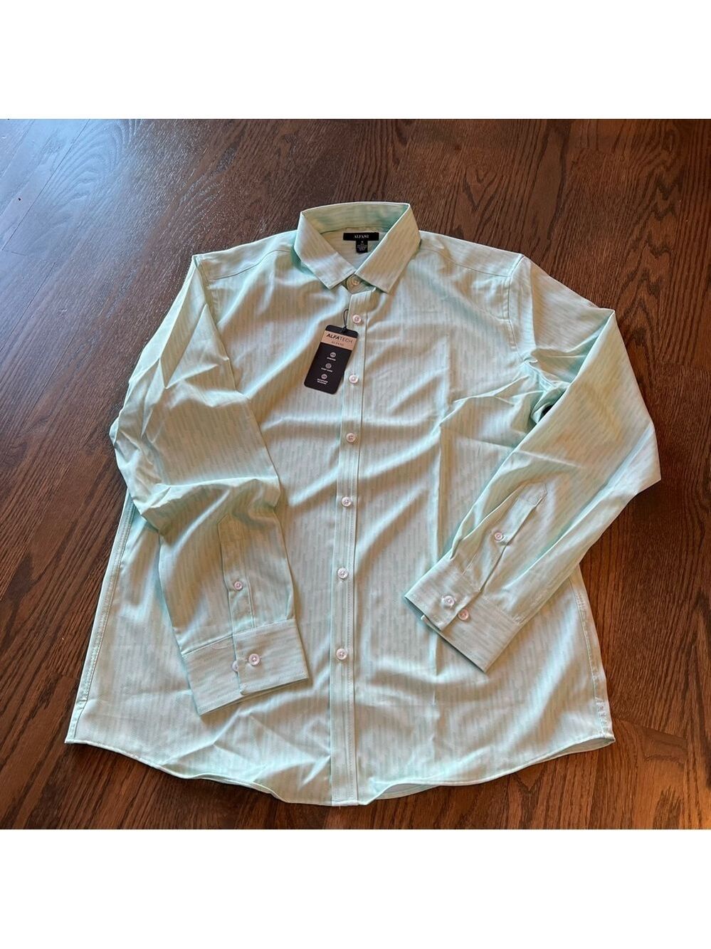 NWT Alfani Alfatech button up long sleeve printed top size medium